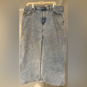 Universal Threads Blue Denim Skirt size 16